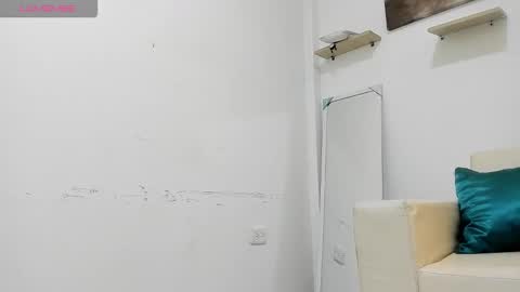 Ivon online show from November 25, 2025, 12:05 pm