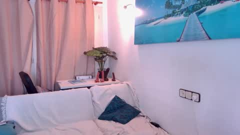 Snapshot of ivonneanddom chatting on November 19, 2025, 10:48 am ivonneanddom online show from November 19, 2025, 10:48 am