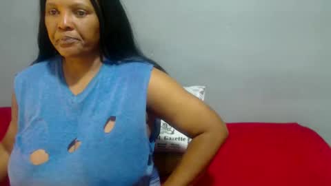 Snapshot of ivorytits48 chatting on March 10, 2025, 5:11 am IVORYTITS48 online show from March 10, 2025, 5:11 am