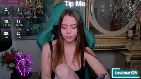 ivorywood_ online show from October 4, 2025, 8:56 am