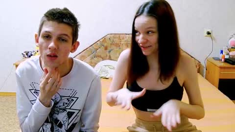 Snapshot of ivy__lester chatting on March 9, 2025, 6:11 pm Ivy and Lester online show from March 9, 2025, 6:11 pm