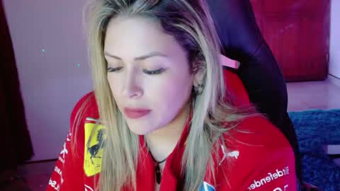 Diana Rojas  online show from November 20, 2025, 2:23 am