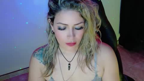 Diana Rojas  online show from November 25, 2025, 2:33 am