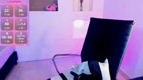 Snapshot of ivybliss8 chatting on February 23, 2025, 3:18 pm i v y  b l i s s online show from February 23, 2025, 3:18 pm