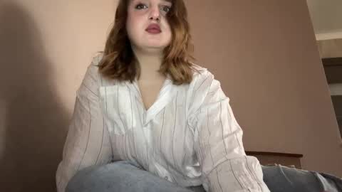 ivyglimpse online show from September 12, 2025, 10:26 am