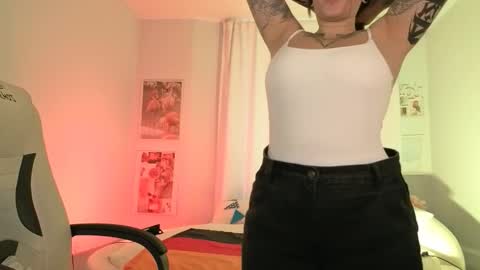 Snapshot of ivyhoney chatting on September 24, 2025, 8:39 am IVY - Follow me 3 online show from September 24, 2025, 8:39 am