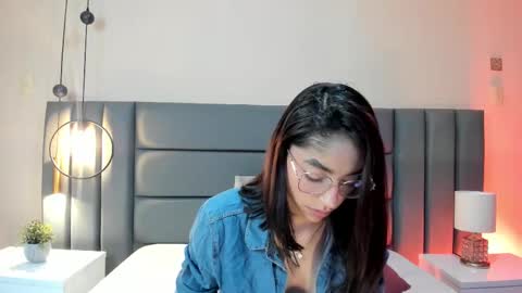 IvyJhonss online show from September 12, 2025, 11:43 am
