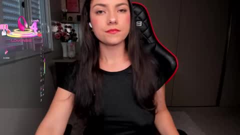 Snapshot of ivyy_scott chatting on October 19, 2025, 2:40 pm Ivvy online show from October 19, 2025, 2:40 pm