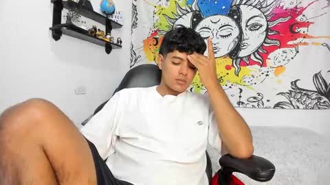 Snapshot of izan_jensen chatting on October 5, 2025, 6:39 pm Izan online show from October 5, 2025, 6:39 pm