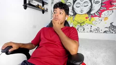 Izan online show from October 25, 2025, 7:52 pm