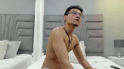 Snapshot of izato chatting on February 24, 2025, 2:26 pm izato online show from February 24, 2025, 2:26 pm