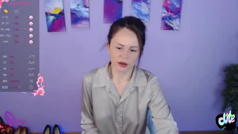 Queen of nylon  Victoria online show from December 5, 2024, 5:48 am