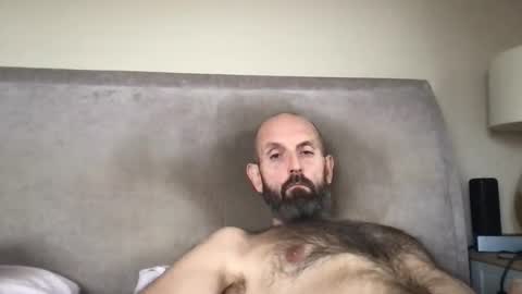 izzysboytoy1 online show from November 11, 2025, 9:42 am