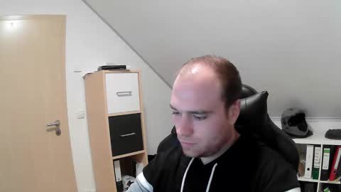 here4y online show from October 28, 2025, 8:51 am