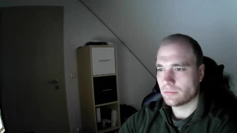 here4y online show from November 10, 2025, 7:40 am