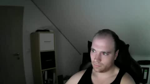 here4y online show from November 26, 2025, 10:16 am