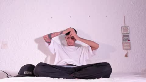 j_martony online show from November 17, 2025, 12:22 pm