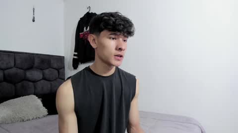 Snapshot of j_u_p_i_t_e_r chatting on December 25, 2024, 1:51 pm Noah online show from December 25, 2024, 1:51 pm