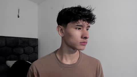 Snapshot of j_u_p_i_t_e_r chatting on December 31, 2024, 1:19 pm Noah online show from December 31, 2024, 1:19 pm