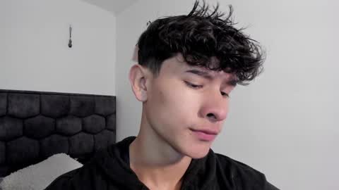 Snapshot of j_u_p_i_t_e_r chatting on January 3, 2025, 12:52 pm Noah online show from January 3, 2025, 12:52 pm