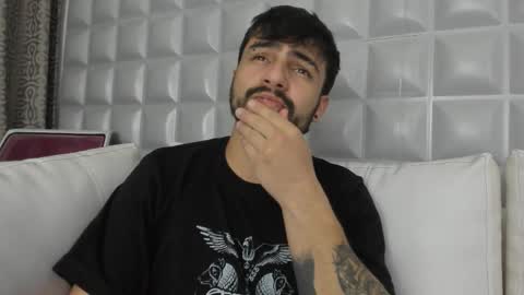 JACK DANIEL online show from November 4, 2025, 6:18 pm