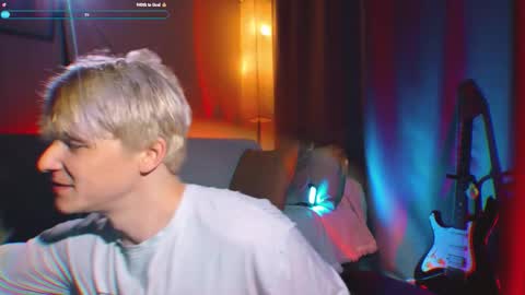 Snapshot of jack_frozt chatting on November 11, 2025, 5:40 am brestonsweet online show from November 11, 2025, 5:40 am