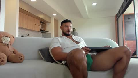 Snapshot of jackson_wayne__ chatting on November 4, 2025, 1:32 pm Jackson Wayne online show from November 4, 2025, 1:32 pm