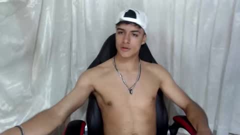 Jacobbakerr online show from November 19, 2025, 4:34 am