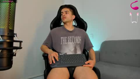 JACOB STONES online show from November 27, 2025, 1:18 am