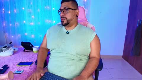 Snapshot of jacoob_woods chatting on March 8, 2025, 12:22 am daddy sir master bear online show from March 8, 2025, 12:22 am