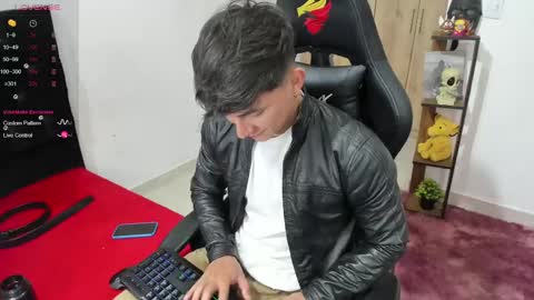 Snapshot of jacques_cardiet chatting on December 17, 2024, 2:55 pm jacobo online show from December 17, 2024, 2:55 pm