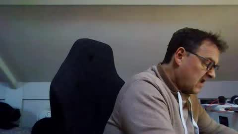 FineAndSimple online show from October 24, 2025, 1:29 pm