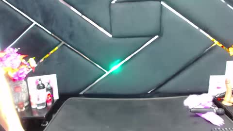 Jade online show from January 4, 2025, 8:17 am