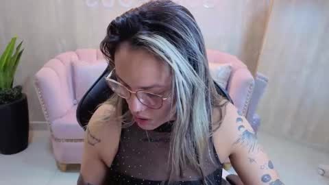 Snapshot of jade_jones_a chatting on October 14, 2025, 4:13 am Jade online show from October 14, 2025, 4:13 am