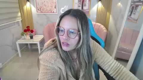 Snapshot of jade_jones_a chatting on November 22, 2025, 3:55 pm Jade online show from November 22, 2025, 3:55 pm
