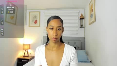 Snapshot of jade_obi chatting on February 10, 2025, 2:48 pm Jade smile online show from February 10, 2025, 2:48 pm