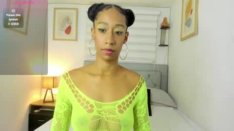 Snapshot of jade_obi chatting on March 5, 2025, 2:56 pm Jade smile online show from March 5, 2025, 2:56 pm