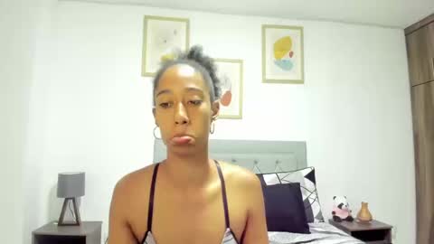 Snapshot of jade_obi chatting on September 12, 2025, 2:28 pm Jade smile online show from September 12, 2025, 2:28 pm