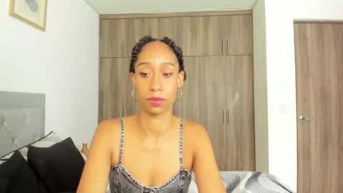 Snapshot of jade_obi chatting on September 17, 2025, 4:19 pm Jade smile online show from September 17, 2025, 4:19 pm