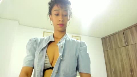 Snapshot of jade_obi chatting on September 24, 2025, 2:20 pm Jade smile online show from September 24, 2025, 2:20 pm