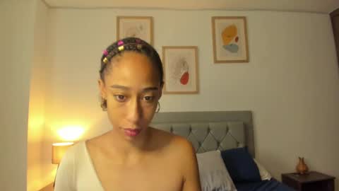 Snapshot of jade_obi chatting on October 21, 2025, 3:13 pm Jade smile online show from October 21, 2025, 3:13 pm