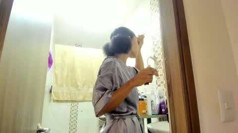 Snapshot of jade_obi chatting on October 22, 2025, 2:50 pm Jade smile online show from October 22, 2025, 2:50 pm