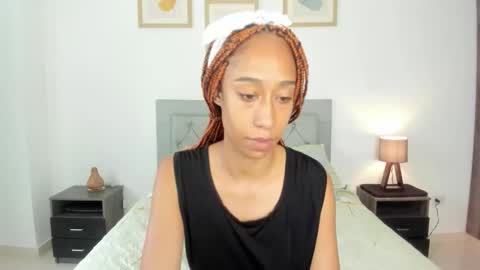 Snapshot of jade_obi chatting on October 29, 2025, 4:09 pm Jade smile online show from October 29, 2025, 4:09 pm