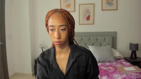 Snapshot of jade_obi chatting on October 30, 2025, 5:46 pm Jade smile online show from October 30, 2025, 5:46 pm