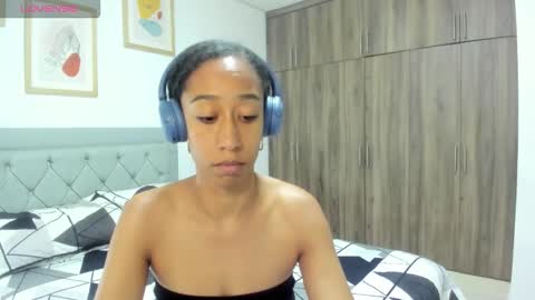 Snapshot of jade_obi chatting on December 4, 2025, 4:38 pm Jade smile online show from December 4, 2025, 4:38 pm