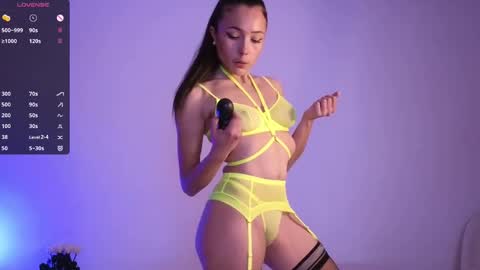 Jade Paris online show from November 13, 2025, 6:51 pm