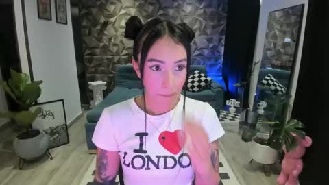 Snapshot of jade_porn chatting on March 11, 2025, 12:06 pm Jade independent model online show from March 11, 2025, 12:06 pm