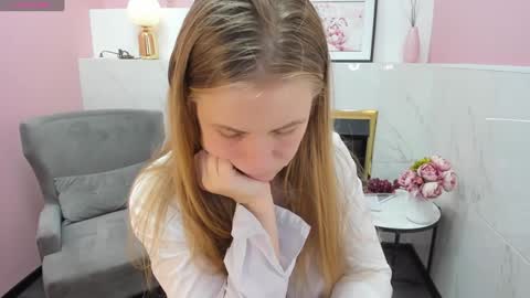 Jade online show from December 6, 2024, 9:02 pm