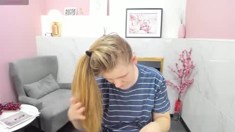 Jade online show from March 7, 2025, 3:51 am