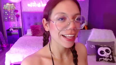 JADE online show from November 21, 2025, 9:13 pm